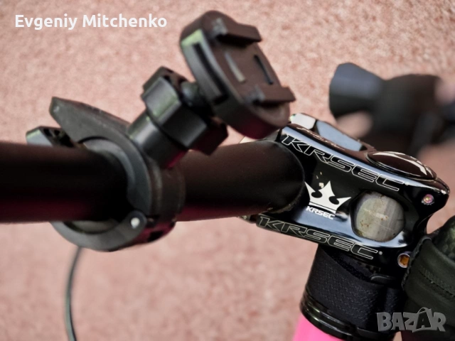 Продавам страхотен розов планински велосипед (MTB) – отлично състояние!, снимка 11 - Велосипеди - 54699920