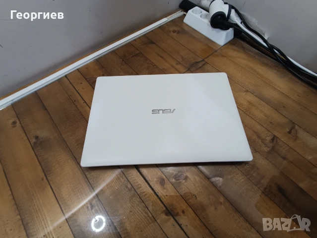Лаптоп Asus R515M / 15,6", снимка 7 - Лаптопи за дома - 54630816
