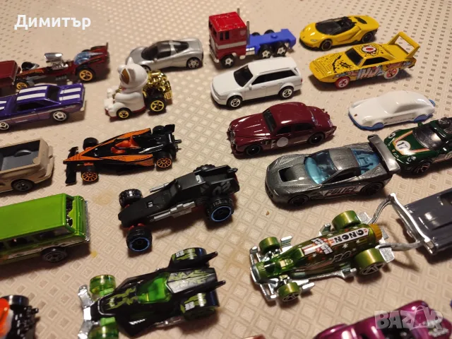 45 броя Hotwheels, снимка 4 - Коли, камиони, мотори, писти - 55409172
