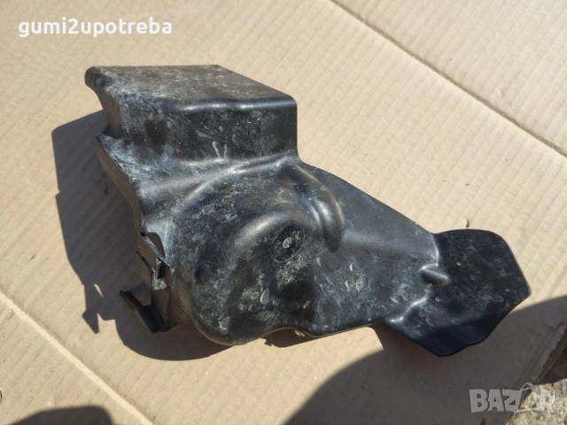 Топлинен Щит 5Q1614321A Volkswagen Passat B9 1.5 eTSI 150кс 2024г, снимка 2 - Части - 55144490