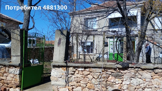 Продавам двуетажна къща в с. Младиново, общ. Свиленград, снимка 4 - Къщи - 55230346