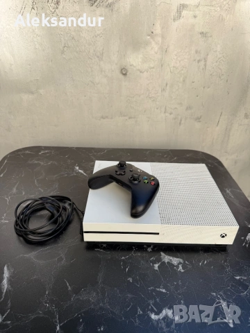 Xbox One S 1TB с джойстик