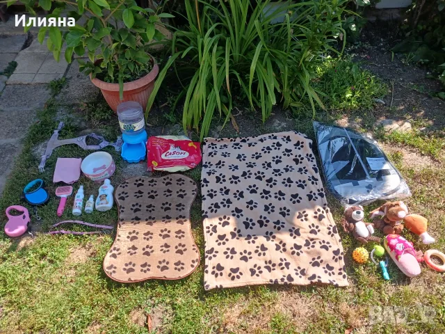 Аксесоари за куче,повод,диспенсър,играчки,каишки,спрей против гризане,сгъваема клетка/кошара,четка