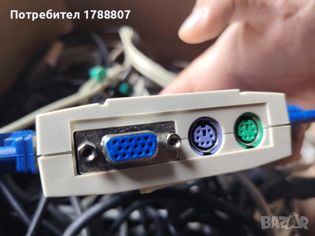 Mini KVM switch, снимка 2 - Друга електроника - 54777936