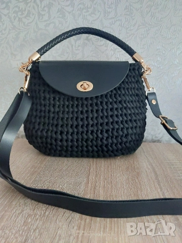 Ръчно плетени дамски и детски чанти, снимка 5 - Чанти - 54319637