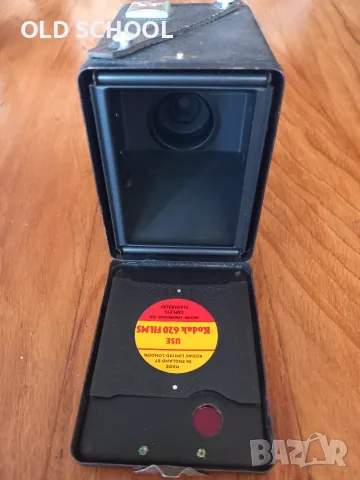 Стар фотоапарат 1957 Кодак(box camera), снимка 8 - Фотоапарати - 55545018