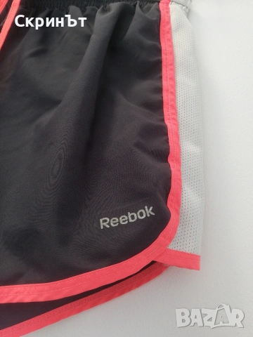 Дамски Nike S, Отлично състояние! , снимка 3 - Къси панталони и бермуди - 55226104