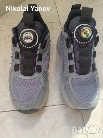 Маратонки с колелца светещи 