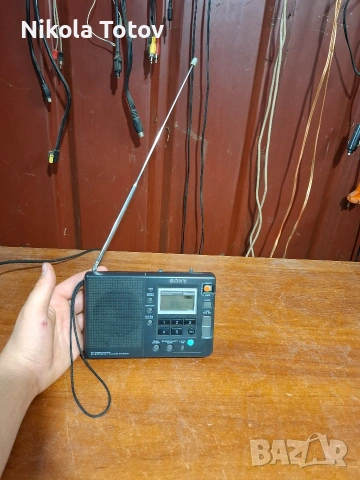 Продава се радио Sony ICF-SW30 . 