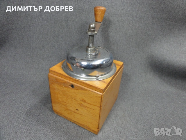 СТАРА РЕТРО ДЪРВЕНА МЕЛНИЦА ЗА КАФЕ РЪЧНА КАФЕМЕЛАЧКА, снимка 5 - Антикварни и старинни предмети - 54712657