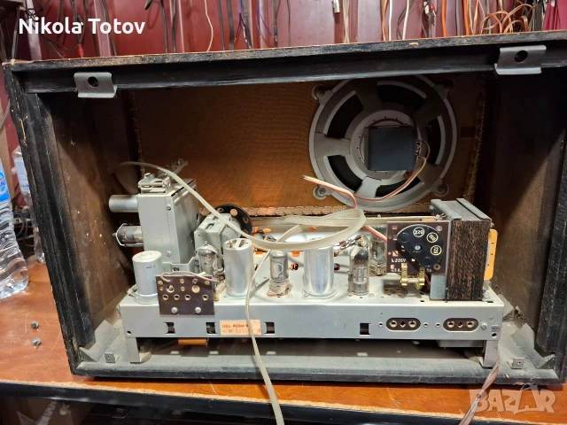 Продава се дървено радио Saba. , снимка 7 - Антикварни и старинни предмети - 54033886