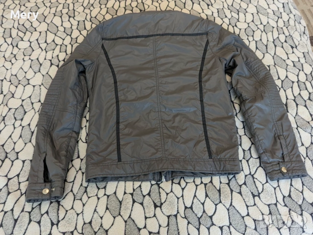 Oригинално яке Guess - M размер (по етикет L), снимка 2 - Якета - 54243479