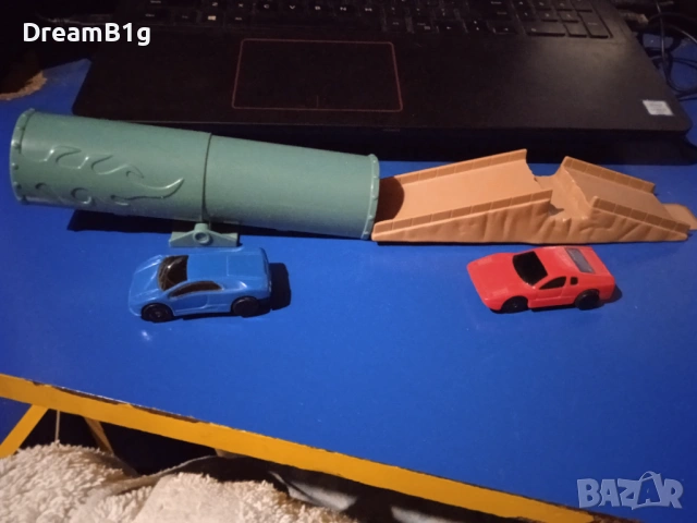 Ретро Hot Wheels Каскадьорски комплект McDonald's (2002) – Колички и рампи