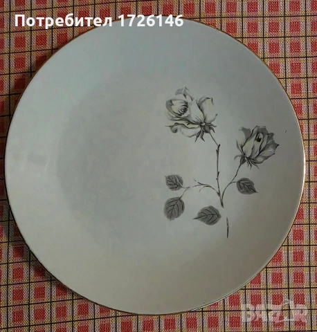 Порцеланови чинии със златен кант 2 броя на Rörstrand, Sweden 