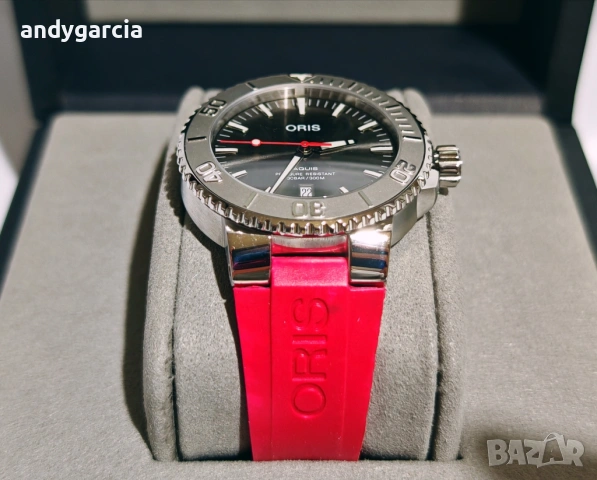 Oris Aquis Date Relief Мъжки часовник 43мм automatic diving 733 7730 4153 с кутия книжки като нов, снимка 2 - Мъжки - 54778173