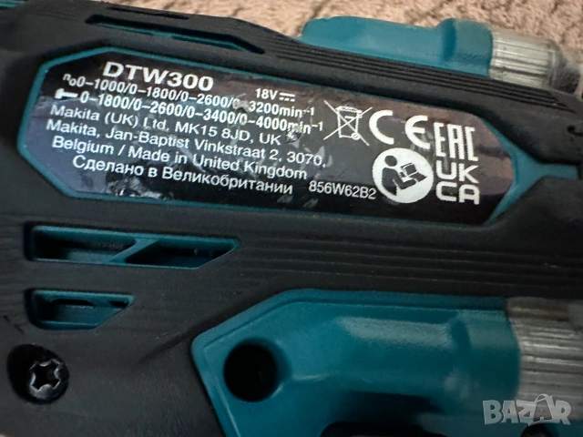 Безчетков ударен гайковерт Makita DTW300  18 V, 330 Nm, снимка 3 - Други инструменти - 55164912