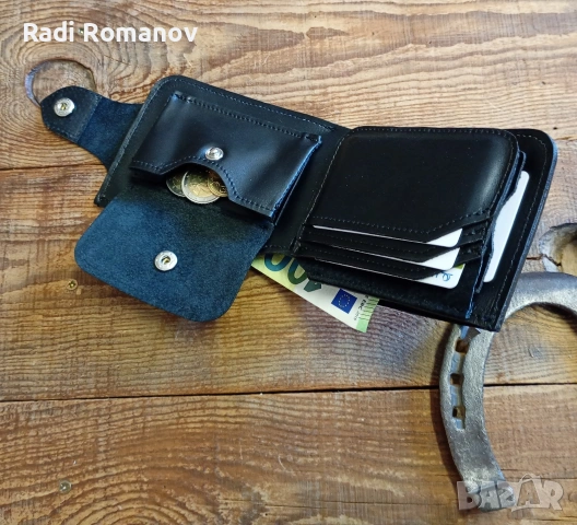 Ръчно изработен мъжки кожен портфейл с тематична бродерия , снимка 3 - Портфейли, портмонета - 54009715