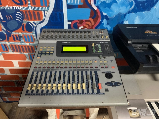 Yamaha 01V дигитален / цифров аудио миксер / Digital Mixer