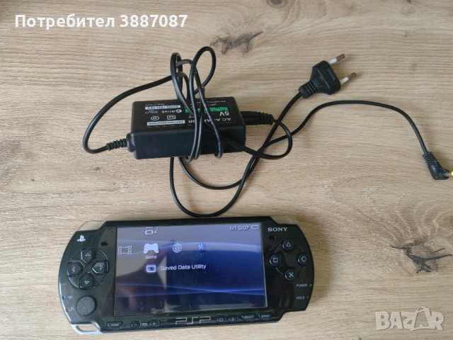PSP-2004 с зарядно и игра