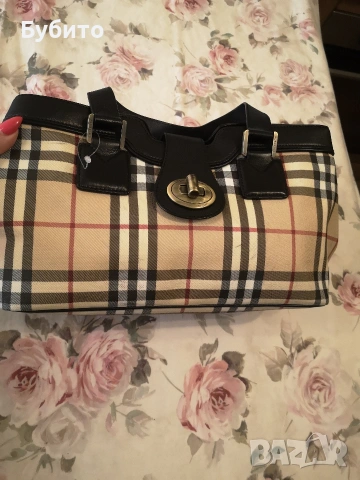 Guess оригинална , Burberri, снимка 3 - Чанти - 54481141