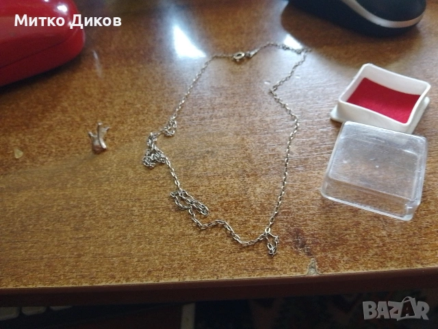Сребърна верижка и обеца сребърна с камък общо около 4грама двете 