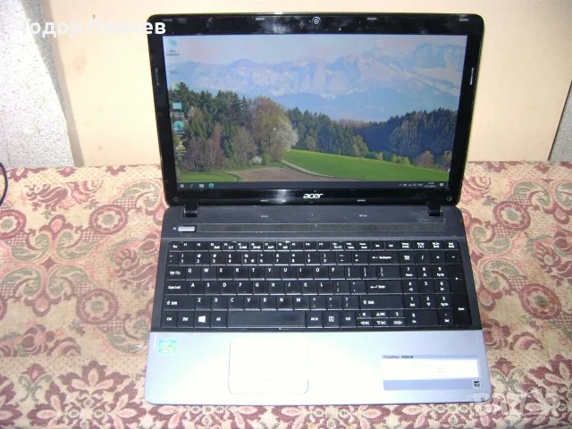 Acer TM P253M - Core i3, 8 GB AM, 120 GB SSD, батерия - трепач