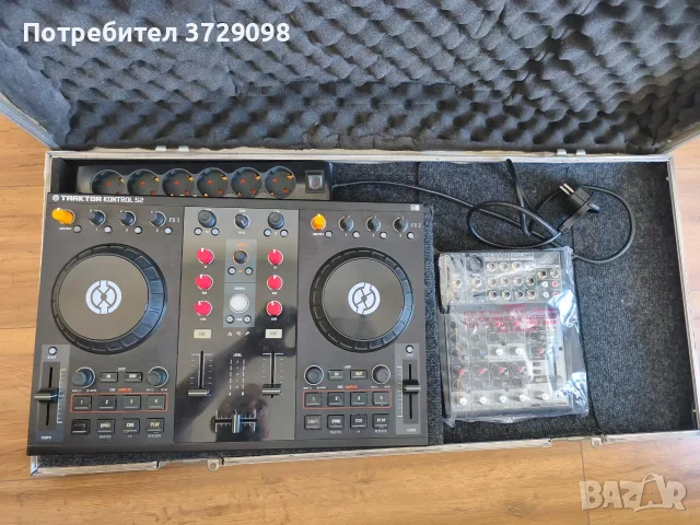 DJ комплект Traktor Kontrol S2 MK3 + Behringer 1002FX + алуминиев кейс, снимка 2 - Ресийвъри, усилватели, смесителни пултове - 55673925