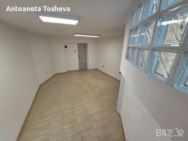 Офис в идеален център Варна, 300 евро, снимка 2 - Офиси - 54708444