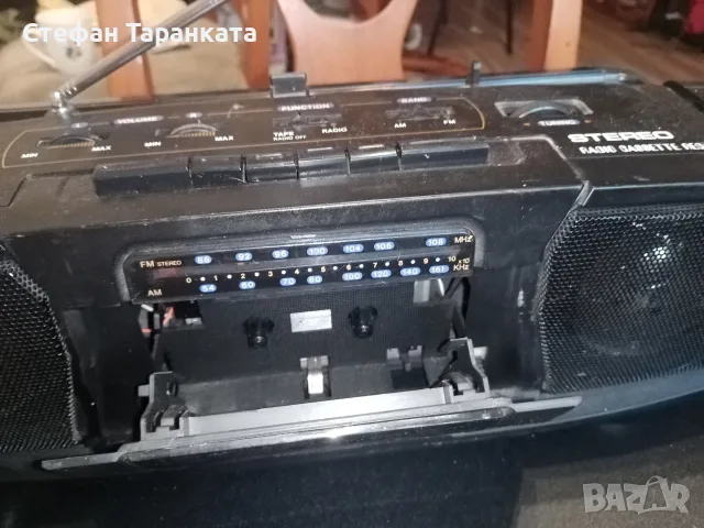 Радио касетофон работи си на радио , снимка 4 - Радиокасетофони, транзистори - 55598480