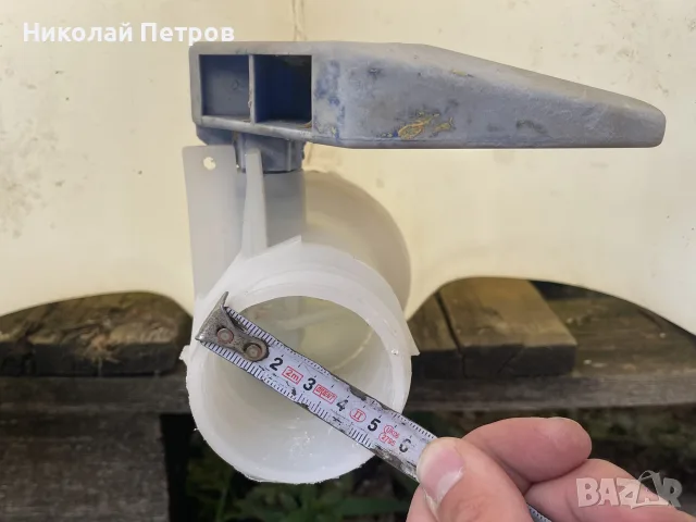 Продавам пластмасов бидон с кран – подходящ за капково напояване  1 тон / 1000 литра, снимка 9 - Напояване - 55302858