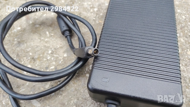 Зарядно за лаптоп станция ОРИГИНАЛ DELL DA230PS0-00 19.5V-11.8A 230W 7.4x5mm, снимка 4 - Захранвания и кутии - 55269294