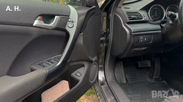 Honda Accord Tourer 2. 2 i-DTEC | FACELIFT Lifestyle | Автоматик , снимка 9 - Автомобили и джипове - 54900951