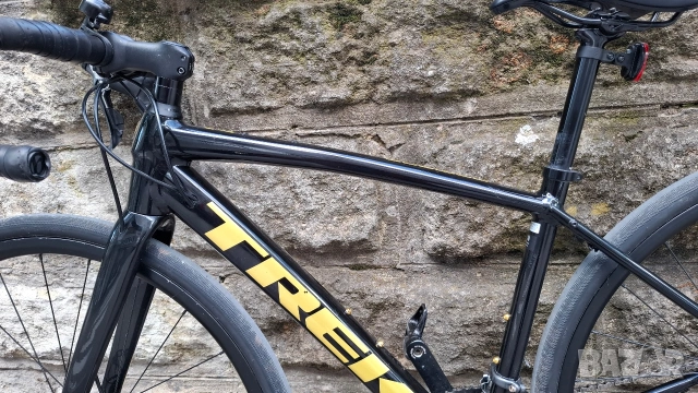 Шосеен велосипед TREK Domane AL 2 Gen 3 | Черно/златисто, снимка 2 - Велосипеди - 54894344