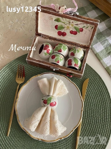 Дървена кутия с 6 пръстена за салфетки с черешки 🍒🌿🌸, снимка 2 - Прибори за хранене, готвене и сервиране - 54489952