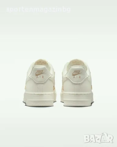 Дамски кецове Nike AIR FORCE 1 '07 LX, снимка 6 - Кецове - 55558723