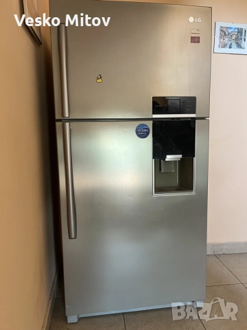 Продавам хладилник LG Inox