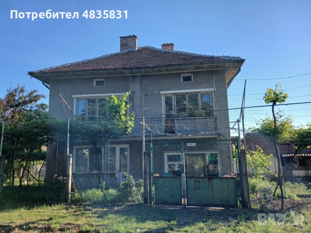 Продавам/Заменям двуетажна къща на 5 минути пешеходно разстояние от центъра на град Берковица , снимка 10 - Къщи - 54855453