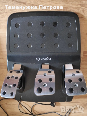 Продавам волан с педали на Logitech, снимка 3 - Други игри и конзоли - 55262237