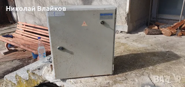 Продавам метални електрически табла / разпределителни кутии