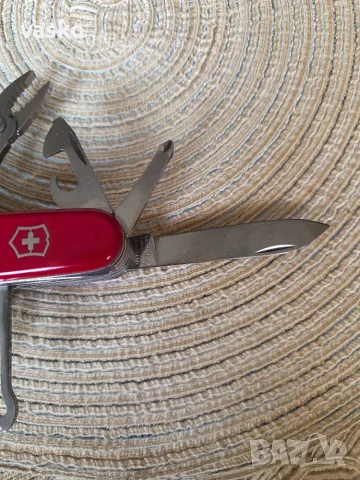 VICTORINOX SWISSCHAMPS-перфектен, снимка 4 - Ножове - 55585497