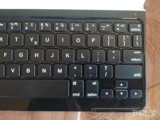 Logicool клавиатура за Apple Ipad 2gn, снимка 3 - Клавиатури и мишки - 54326107