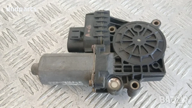 Моторче стъклоповдигач Audi A6 1998 (предно дясно) 0800012247