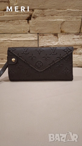Дамкси портмонета GUESS LV , снимка 3 - Портфейли, портмонета - 55195515