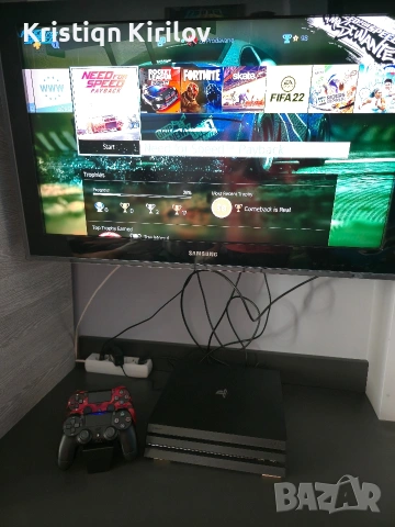 PS4 PRO 1TB + 2 Джойстика + Стойка + ТОП Игри (FIFA22, TopSpin 25, It Takes Two