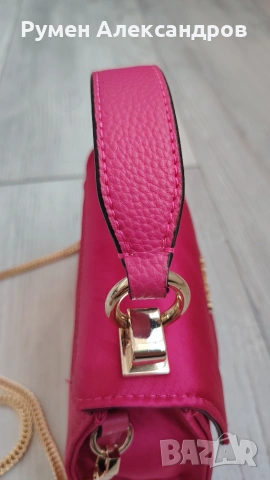Нова дамска оригинална розова чанта Guess Velina Mini Bag, снимка 18 - Чанти - 55179812