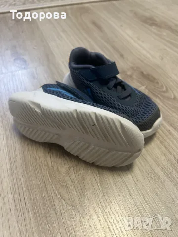 Детски маратонки Adidas 23 номер, снимка 4 - Детски маратонки - 55569285