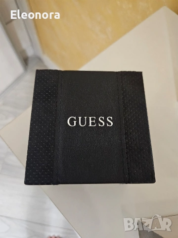 Дамски часовник Guess, снимка 8 - Луксозни - 54379146