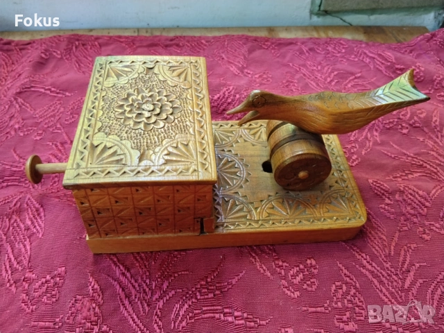 Стар дървен диспенсър за цигари табакера дърворезба