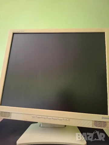 Монитор iiyama ProLite PLE481S-W3S 19 - Почистен! + VGA Кабел
