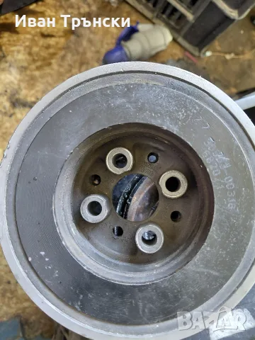 Оригинална демпферна шайба колянов вал за VW Golf 4 / Audi A3 / Skoda / Seat 1.9 TDI - 038105243, снимка 2 - Части - 55344691